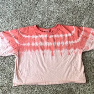EUC CHAMPION CROPPED TIE DYE T- SHIRT IN CORAL, size medium